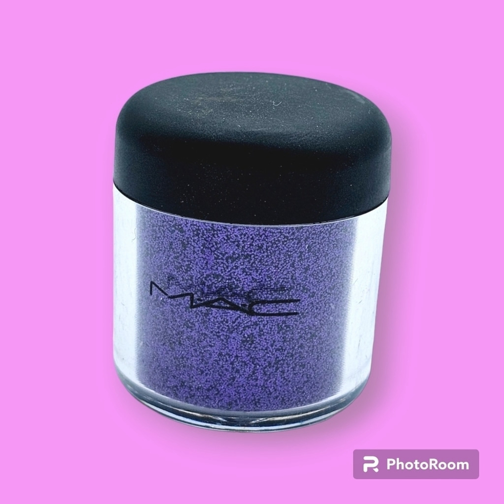 MAC Cosmetics Vibrant Violet Eyeshadow